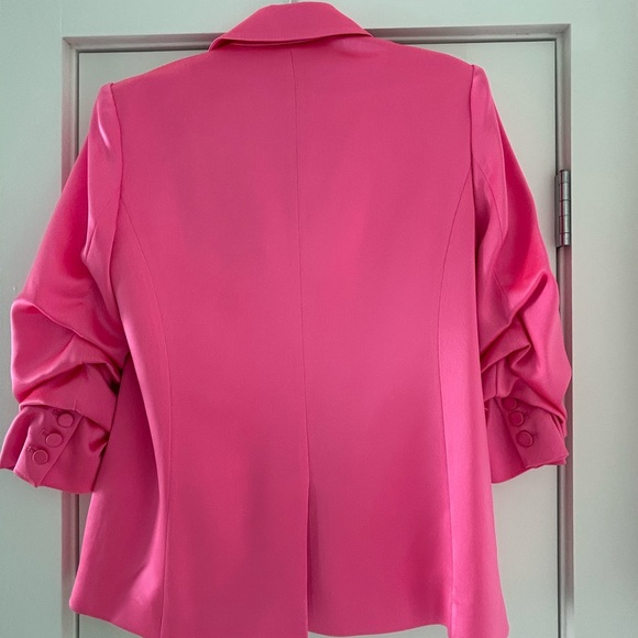 Cinq à Sept's Kylie blazer.  Size 8.  Worn twice. - Picture 6 of 6